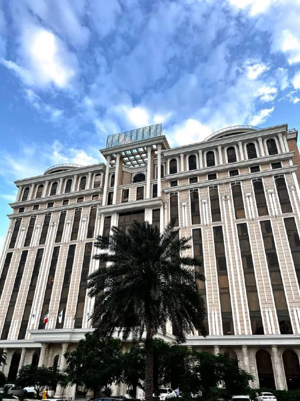 نمای ظاهری هتل آسمان رویال 